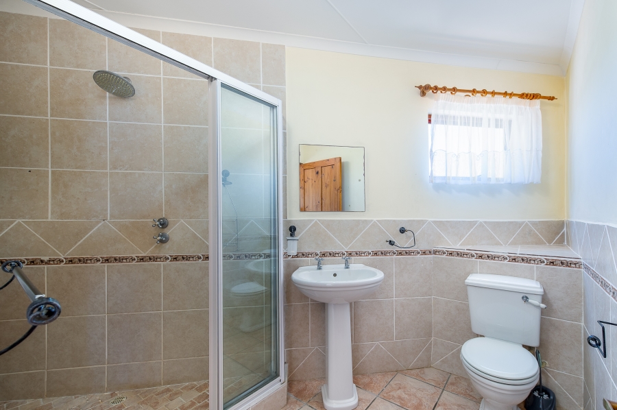 6 Bedroom Property for Sale in Cola Beach Western Cape